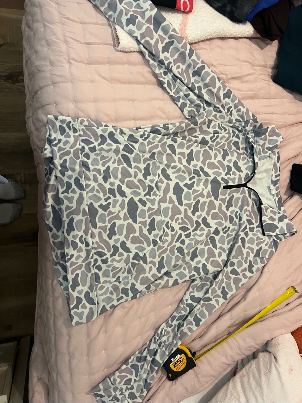 Long sleeve Women’s camo pullover